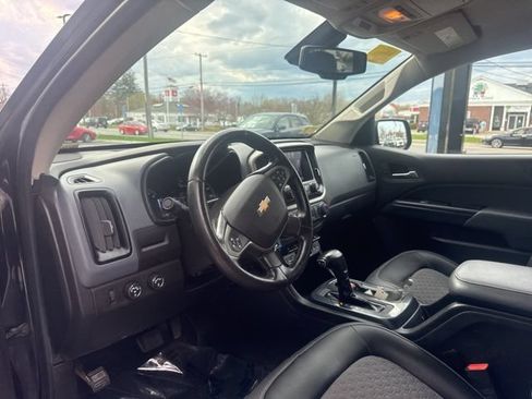 Used 2017 Chevrolet Colorado Z71 AWD/4WD image 8