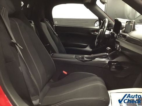 Used 2018 FIAT 124 Spider Classica w/ Technology Group image 36