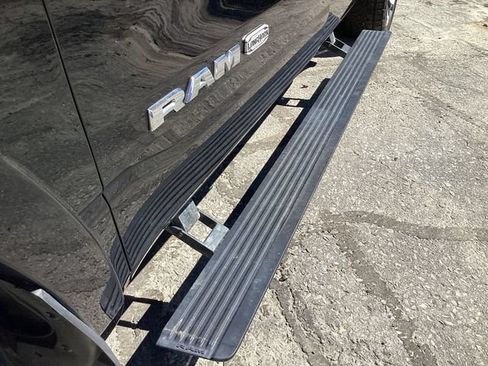 Used 2021 RAM 1500 Limited AWD/4WD image 19