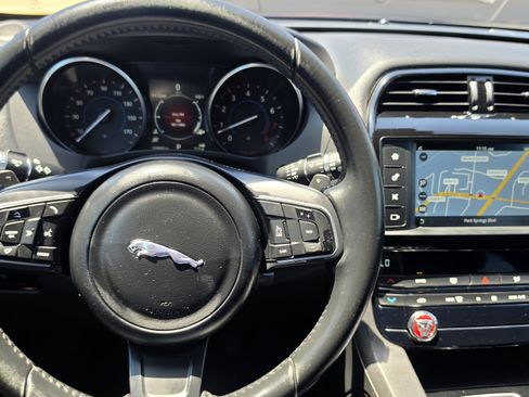 Used 2017 Jaguar F-PACE Premium AWD/4WD image 47
