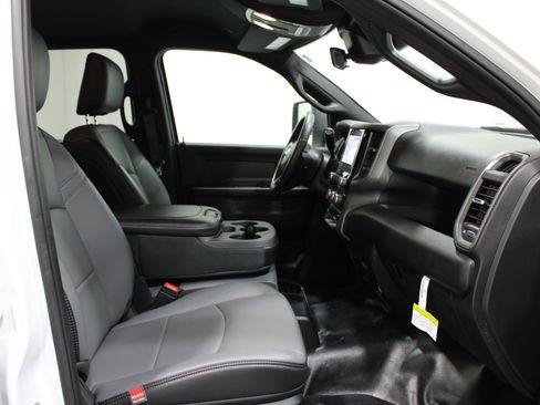 Used 2025 RAM 3500 Tradesman w/ Chrome Appearance Group AWD/4WD image 22