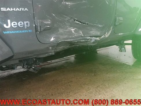 Used 2023 Jeep Wrangler Sahara w/ Cold Weather Group image 17