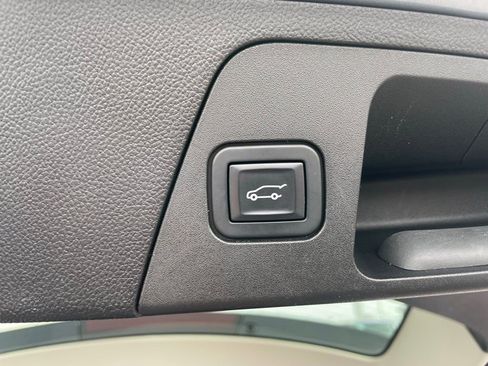 Used 2019 Buick Envision Essence AWD/4WD image 34