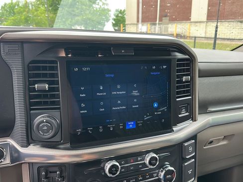 Certified 2025 Ford F150 Platinum w/ Equipment Group 703A Plus AWD/4WD image 18
