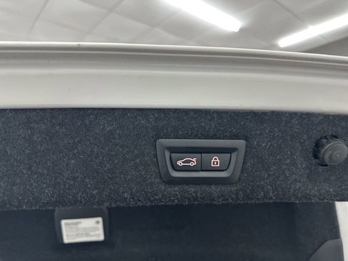 Used 2021 BMW 540i w/ Premium Package image 27