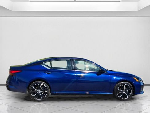 Used 2024 Nissan Altima 2.5 SR FWD image 4