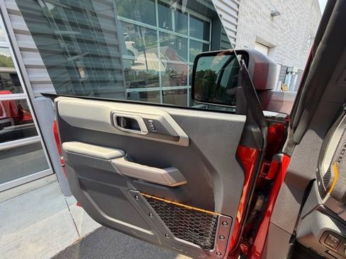 Used 2023 Ford Bronco Badlands w/ Sasquatch Package AWD/4WD image 43