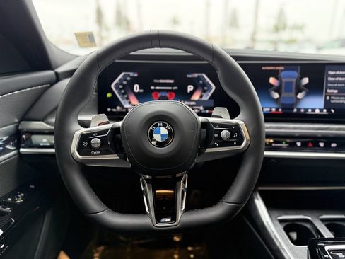 Used 2025 BMW 760i xDrive w/ Executive Package image 21