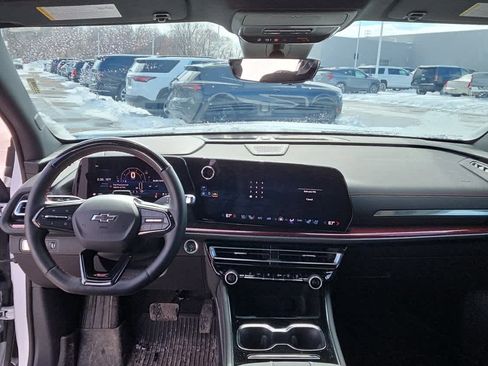 Used 2024 Chevrolet Traverse RS image 7