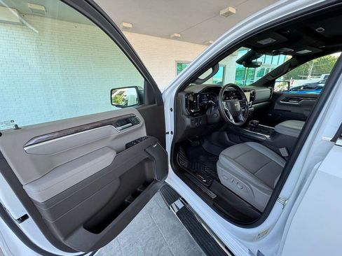 Used 2025 Chevrolet Silverado 1500 LTZ w/ LTZ Premium Package AWD/4WD image 7