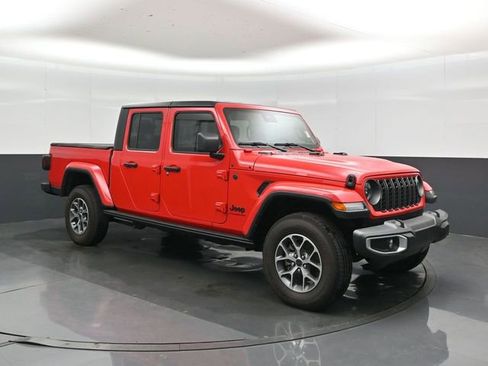 Used 2024 Jeep Gladiator Sport AWD/4WD image 6