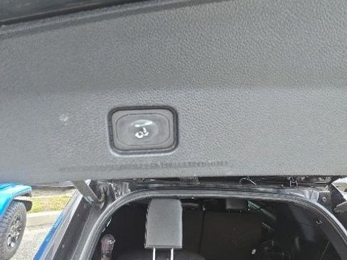 Used 2016 Ford Explorer XLT w/ Equipment Group 202A AWD/4WD image 16