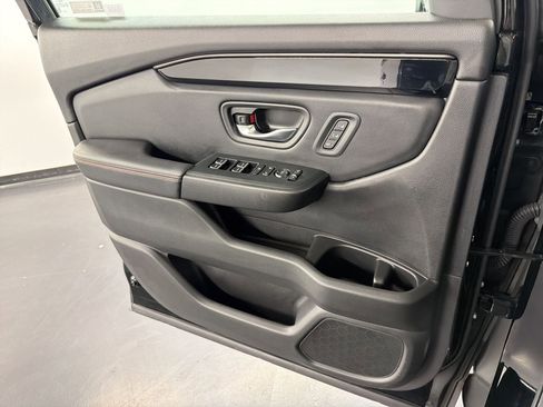 Certified 2025 Honda Pilot TrailSport image 20
