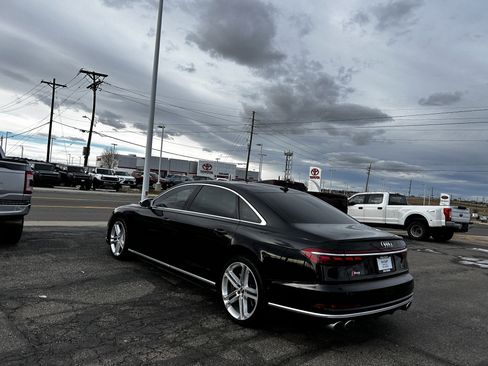 Used 2020 Audi S8 L image 3
