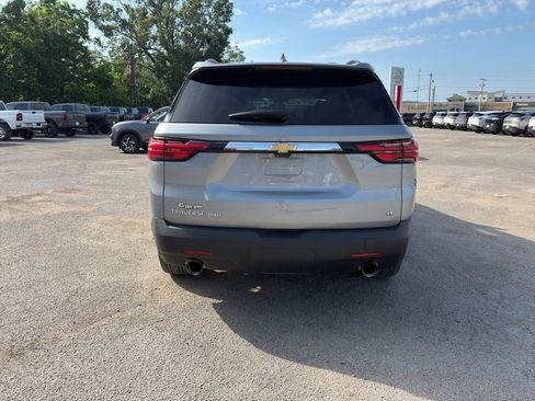 Used 2023 Chevrolet Traverse LT w/ LT Premium Package AWD/4WD image 5