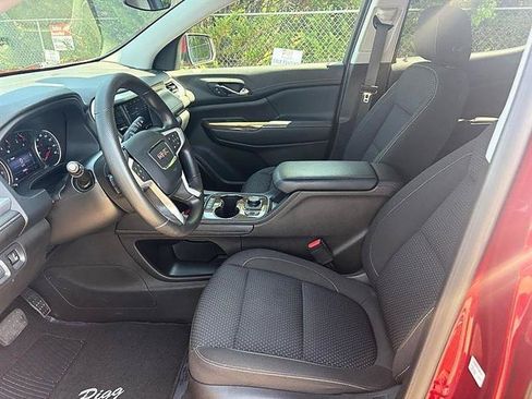 Used 2023 GMC Acadia SLE w/ Driver Convenience Package FWD image 16
