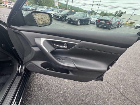 Used 2017 Nissan Altima 2.5 SR FWD image 22