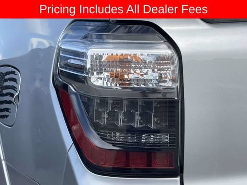 Used 2020 Toyota 4Runner TRD Off-Road AWD/4WD image 7