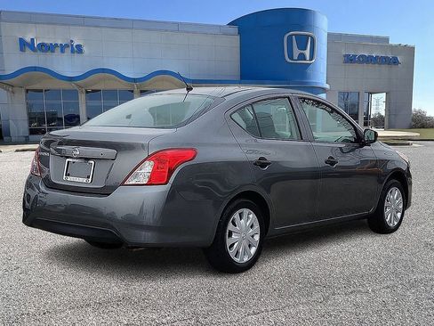 Used 2019 Nissan Versa S image 4