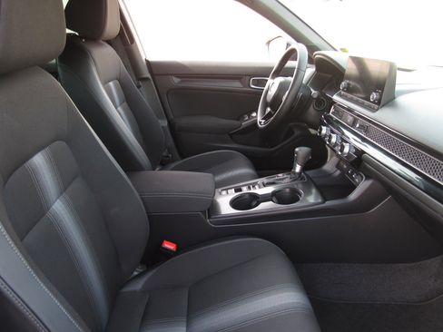 Used 2025 Honda Civic Sport image 8