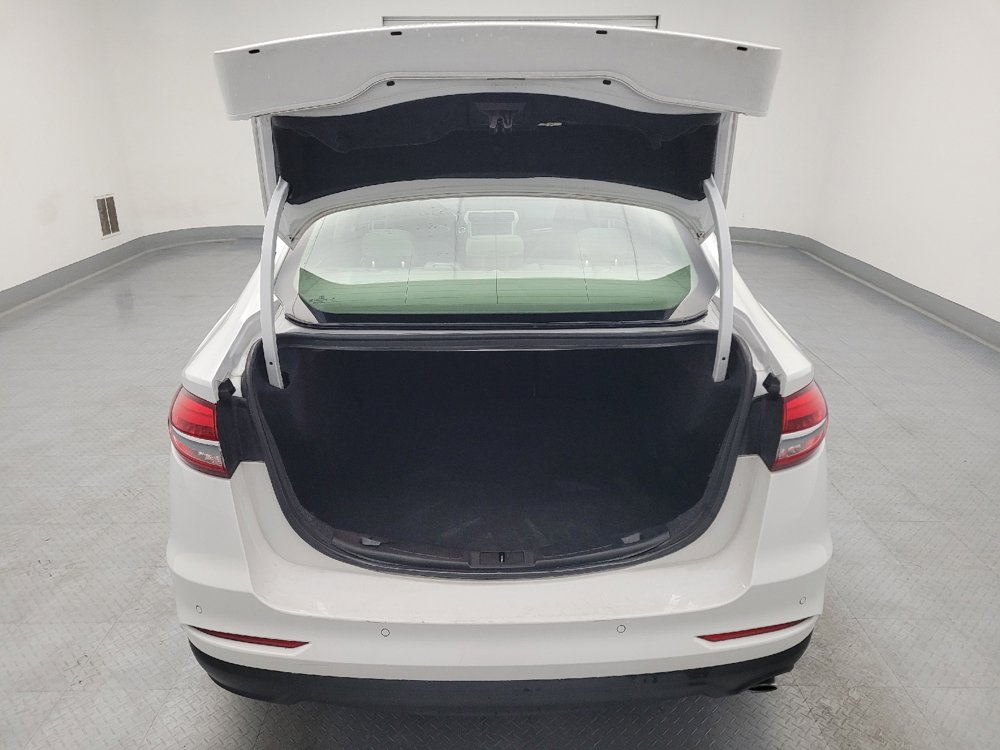 Used 2020 Ford Fusion SE FWD image 29