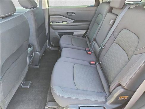 Used 2024 Nissan Pathfinder SV FWD image 24