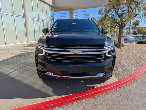 Used 2024 Chevrolet Suburban LT image 8