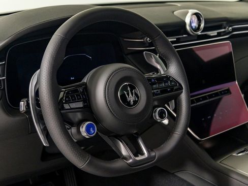 Used 2024 Maserati Grecale GT image 15