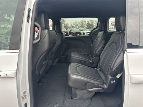 New 2026 Chrysler Voyager LX image 23