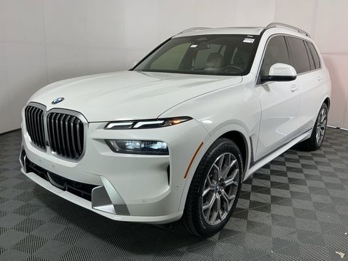 Certified 2024 BMW X7 xDrive40i image 2
