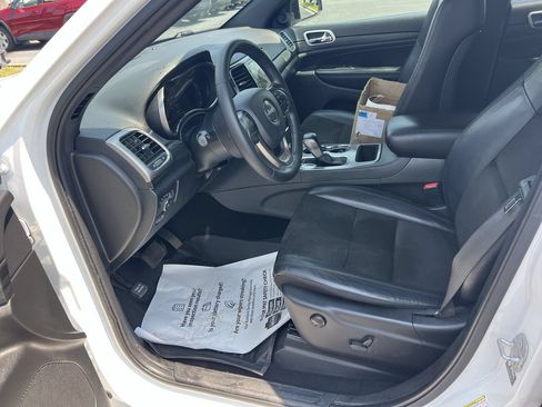 Used 2021 Jeep Grand Cherokee Laredo X RWD image 16