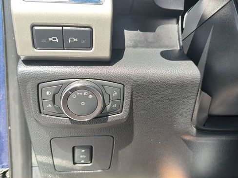 Used 2017 Ford F150 Lariat w/ Equipment Group 502A Luxury AWD/4WD image 15