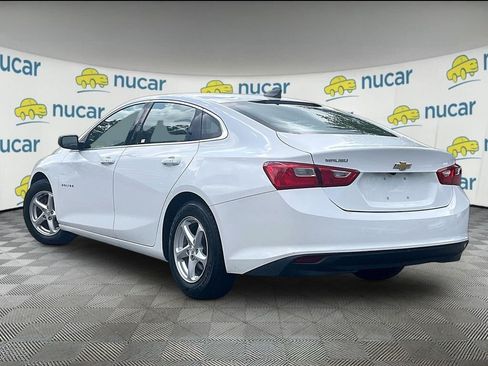 Used 2017 Chevrolet Malibu LS w/ LPO, Convenience Package 1 FWD image 4