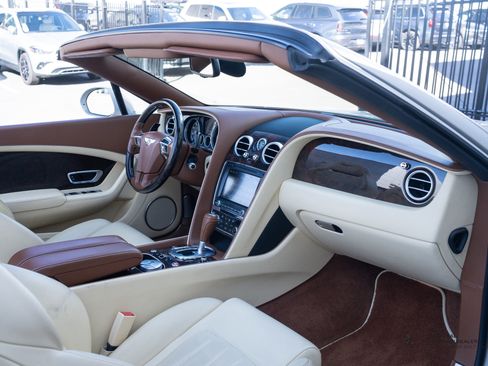 Used 2015 Bentley Continental GT image 20
