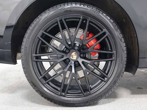 Used 2023 Porsche Macan GTS AWD/4WD image 38