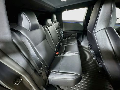 Used 2024 Tesla Cybertruck AWD Crew Cab image 26