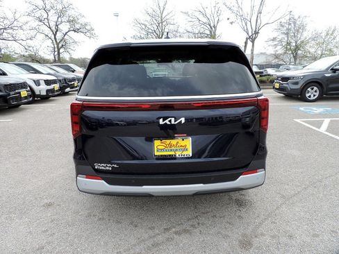 New 2026 Kia Carnival FWD image 6