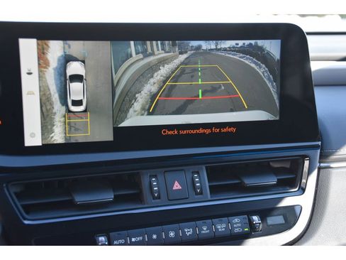 Used 2024 Lexus ES 300h F Sport image 22