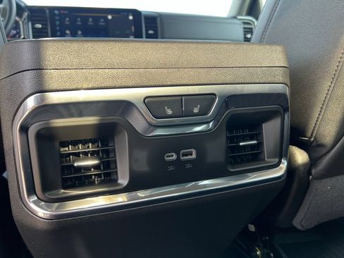 Used 2024 Chevrolet Silverado 1500 LTZ AWD/4WD image 32