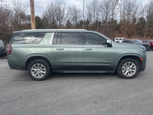Used 2023 Chevrolet Suburban Premier image 4