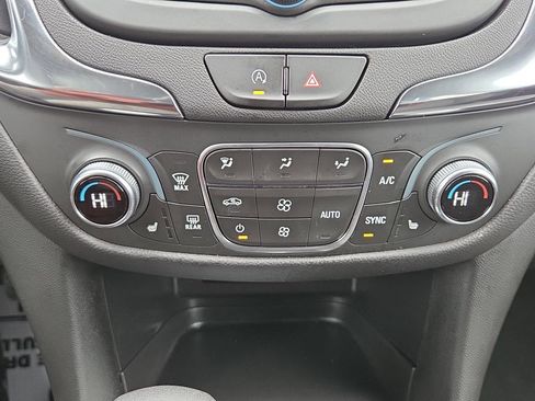 Used 2024 Chevrolet Equinox LT image 20