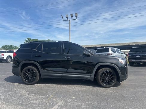 Used 2020 GMC Terrain SLE w/ Elevation Edition FWD image 3