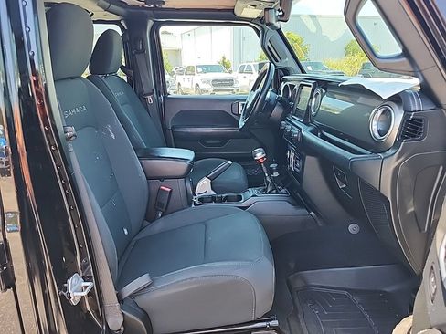 Used 2018 Jeep Wrangler Unlimited Sahara AWD/4WD image 36