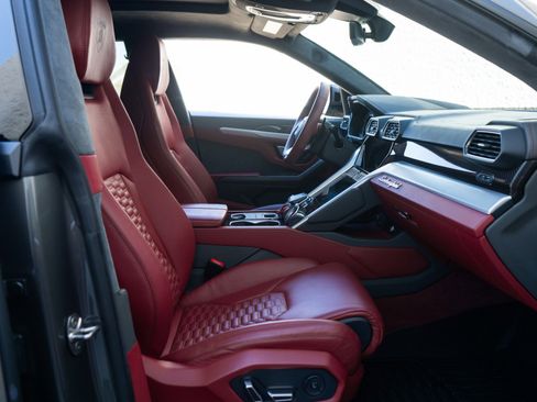 Used 2021 Lamborghini Urus image 17