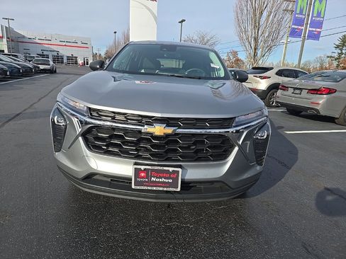 Used 2024 Chevrolet Trax LS image 10