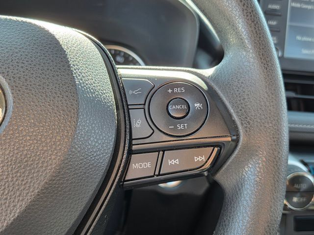 Used 2019 Toyota RAV4 XLE w/ Carpet Mat Package AWD/4WD image 26