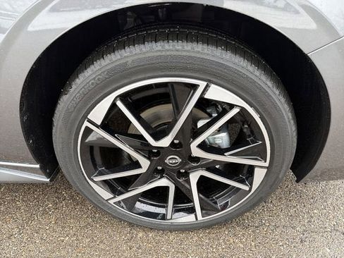 New 2025 Nissan Sentra SR w/ SR Premium Package image 14