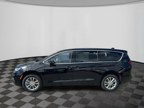 New 2026 Chrysler Pacifica Select AWD/4WD image 2