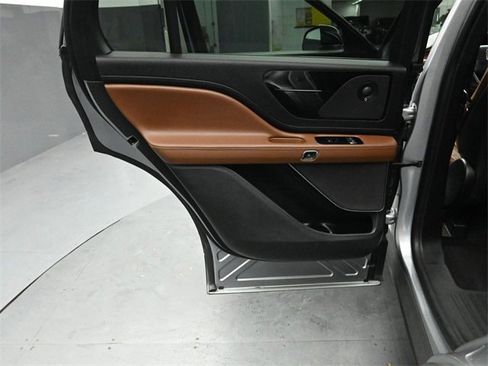 Used 2022 Lincoln Aviator Reserve w/ Equipment Group 201A image 25