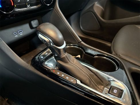 Used 2024 Buick Encore GX Sport Touring image 14